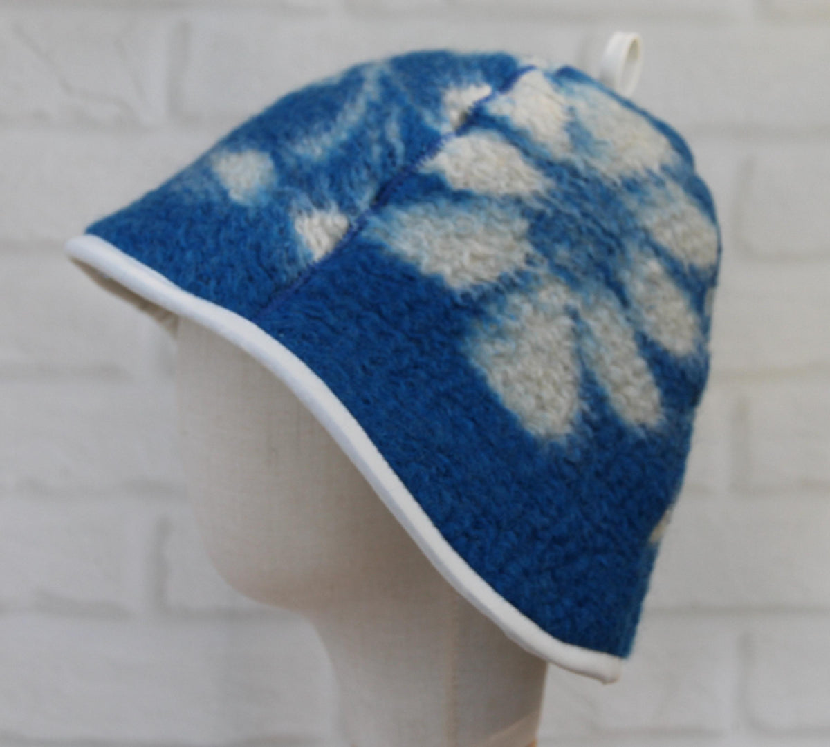 Handmade 100% Natural Wool Sauna Hat - Blue White Floral Felted Spa Cap for Heat Protection, Hair Care Wellness - Large Size 35x22 cm
