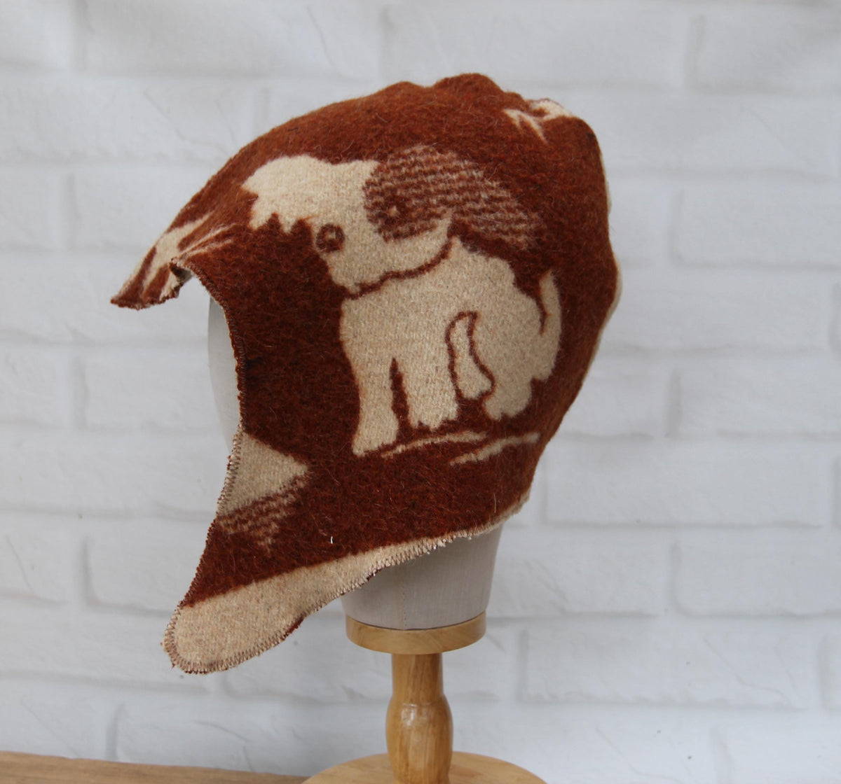 Handmade Wool Sauna Hat with Ear Flaps, Cute Dog Pattern Banya Cap, Unisex Thermal Bath Hat for Men Women, Sauna Accessories Gift