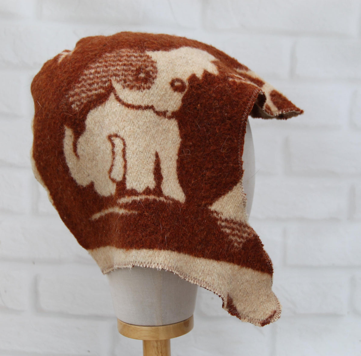 Handmade Wool Sauna Hat with Ear Flaps, Cute Dog Pattern Banya Cap, Unisex Thermal Bath Hat for Men Women, Sauna Accessories Gift