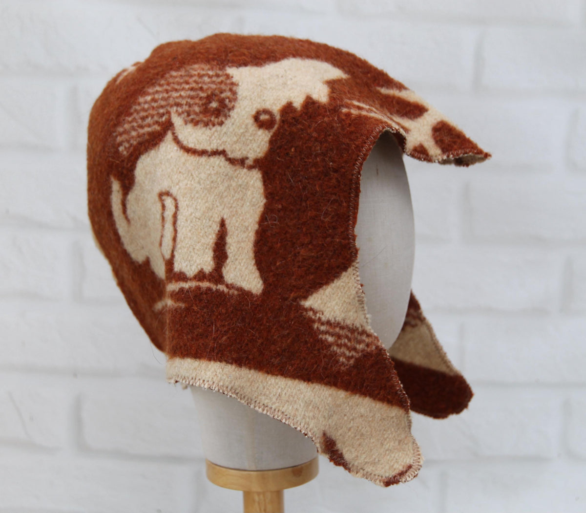 Handmade Wool Sauna Hat with Ear Flaps, Cute Dog Pattern Banya Cap, Unisex Thermal Bath Hat for Men Women, Sauna Accessories Gift