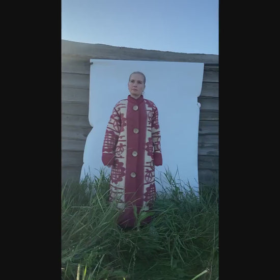 Blanket coat size M,red wool blanket jacket,vintage blanket jacket,blanket coat long,blanket jacket recycled,handmade blanket coat women.