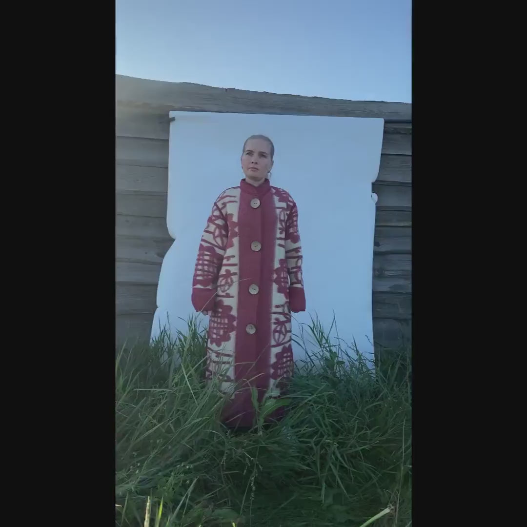 Blanket coat size M,red wool blanket jacket,vintage blanket jacket,blanket coat long,blanket jacket recycled,handmade blanket coat women.