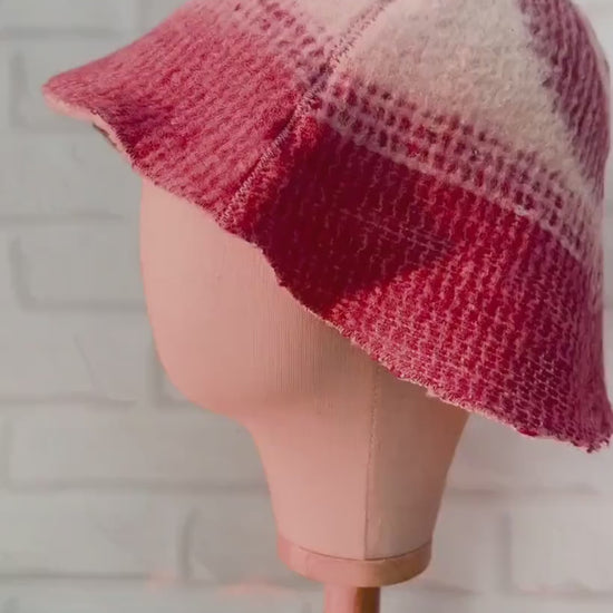 Upcycled Wool Blanket Sauna Hat, Vintage Red White Banya Heat Protection (Hanging Loop)