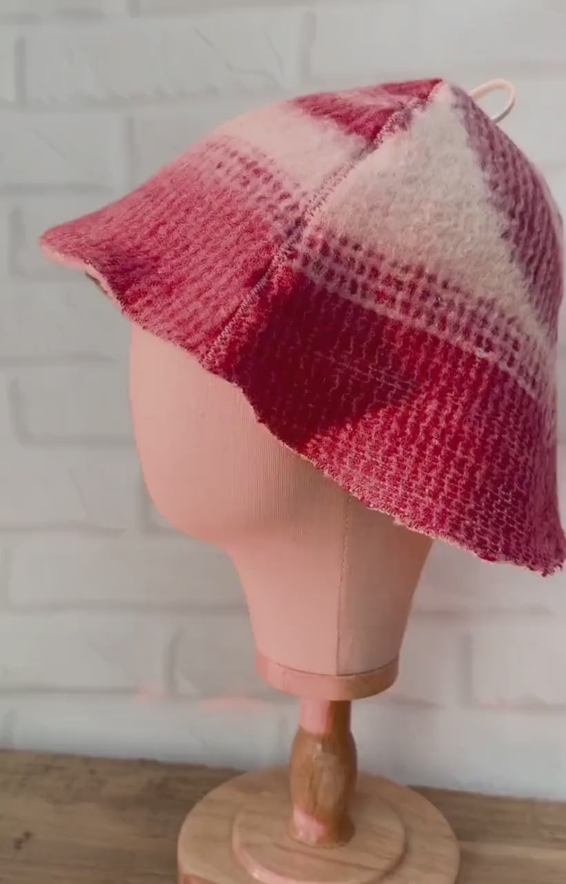 Upcycled Wool Blanket Sauna Hat, Vintage Red White Banya Heat Protection (Hanging Loop)